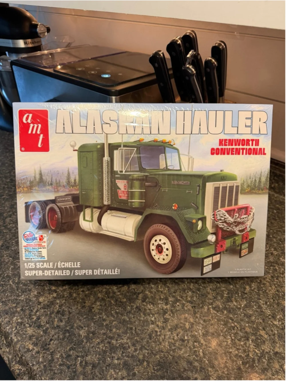 AMT 1:25 SCALE ALASKAN HAULER Kenworth Semi Truck MODEL KIT #1339~NEW in BOX